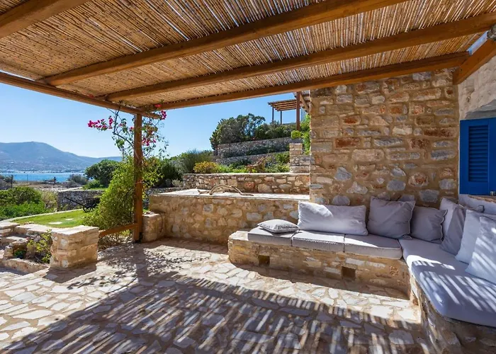 Blue * Parikia (Paros)